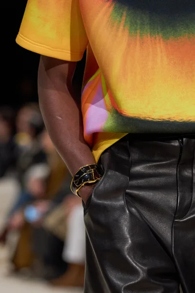 Look 98
